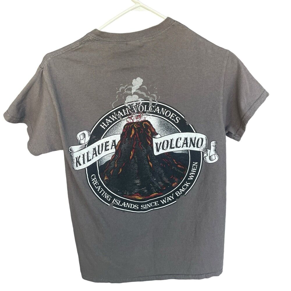 Gildan Kilauea Volcano Shirt Adult Small Gray Hawaiian Graphic Print